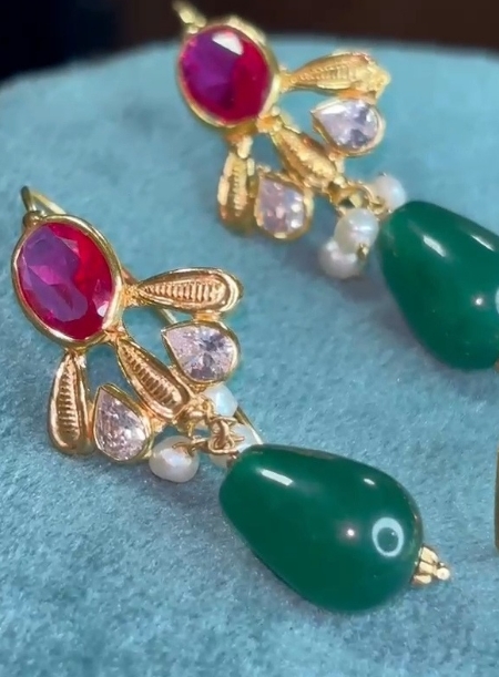Pendant set
