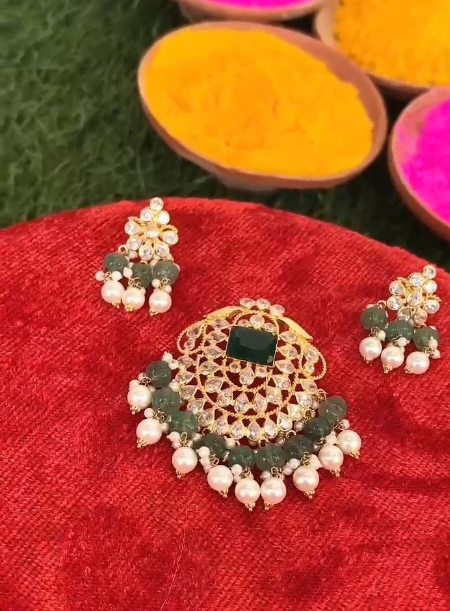 Pendant set