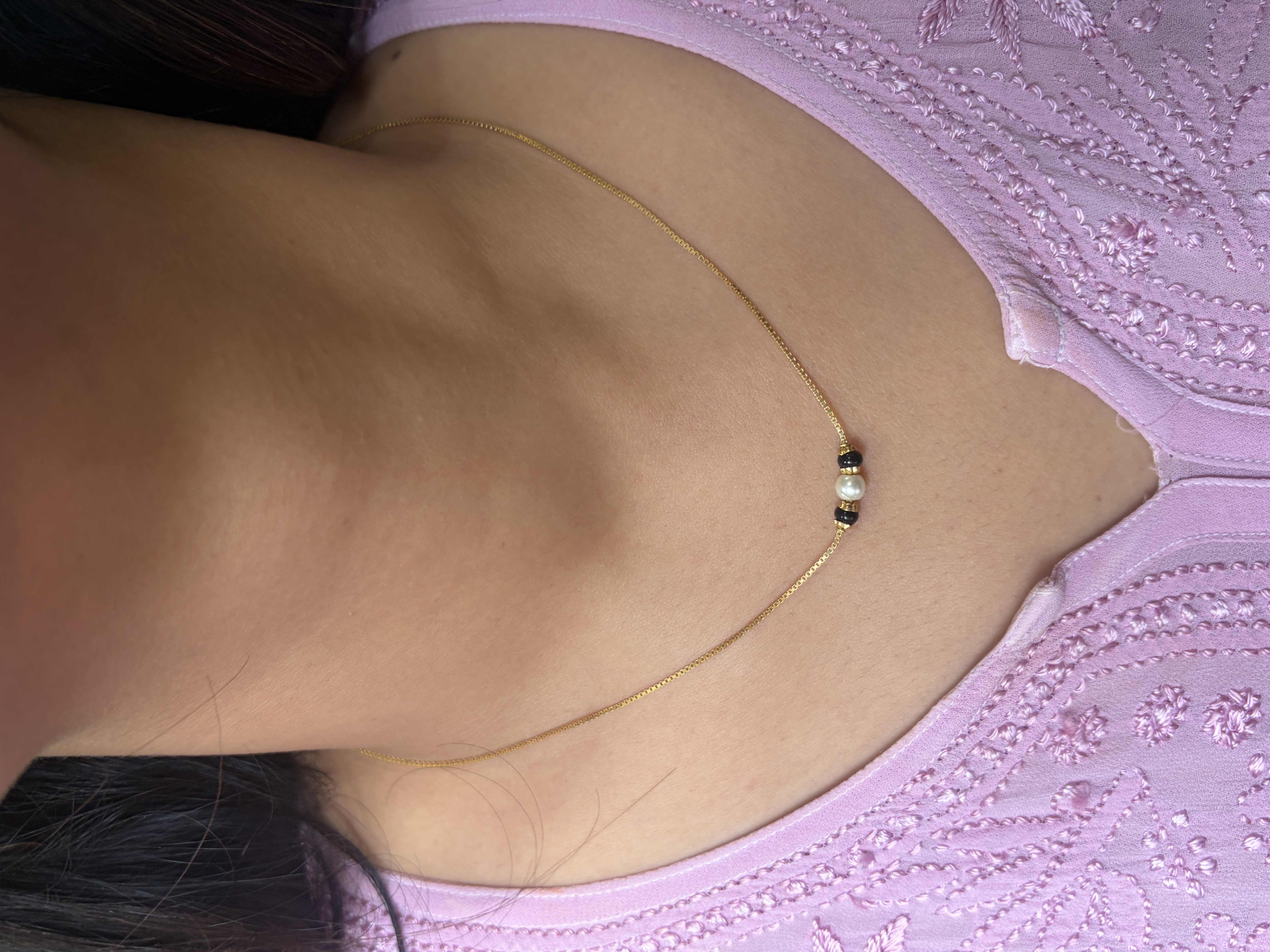 14 carats gold chain blackbeads centrepiece