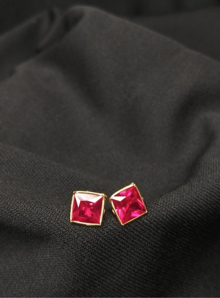 Daily wear 14kt stud earring with chennai screw