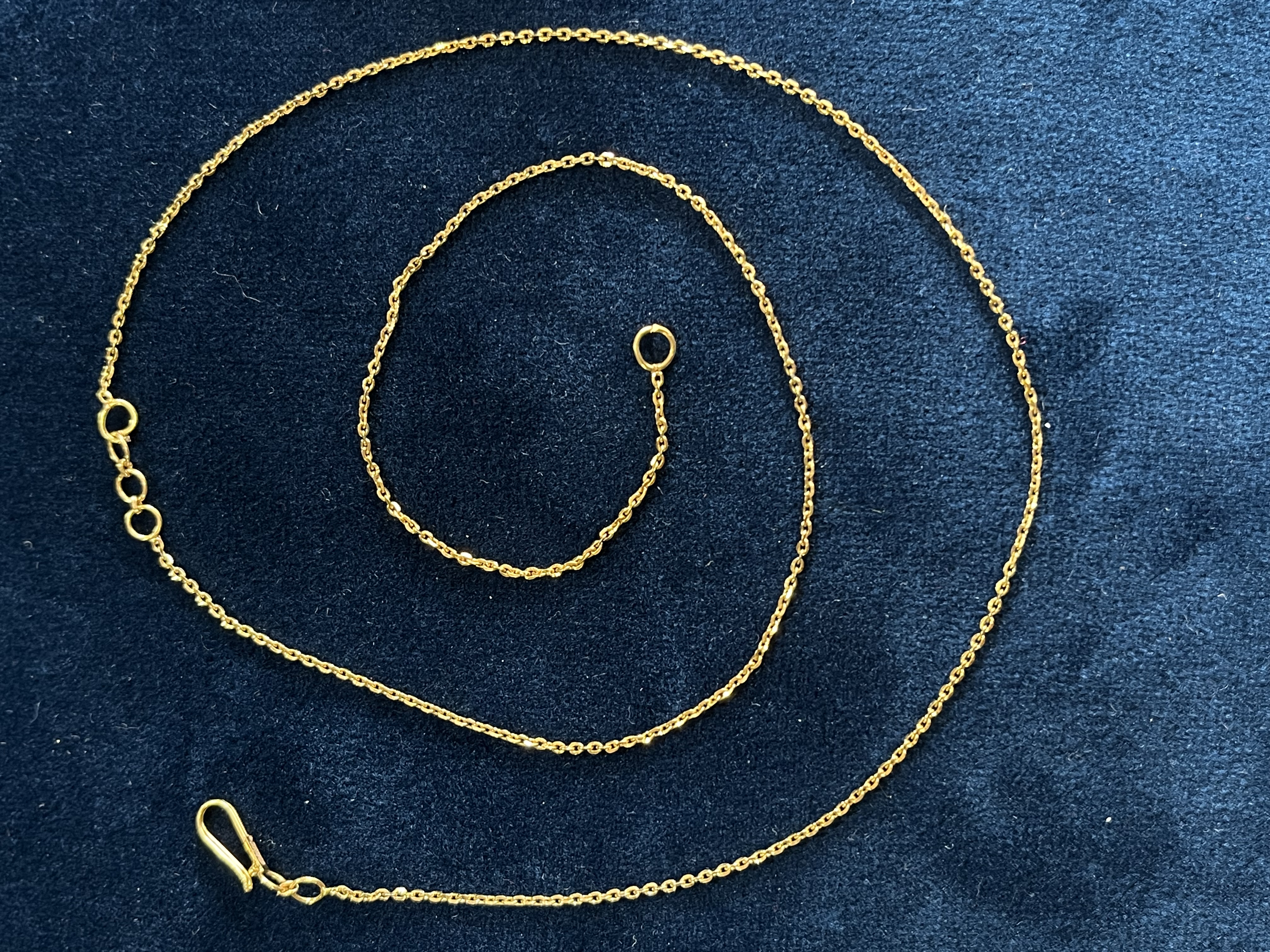 Sleek simple back chain