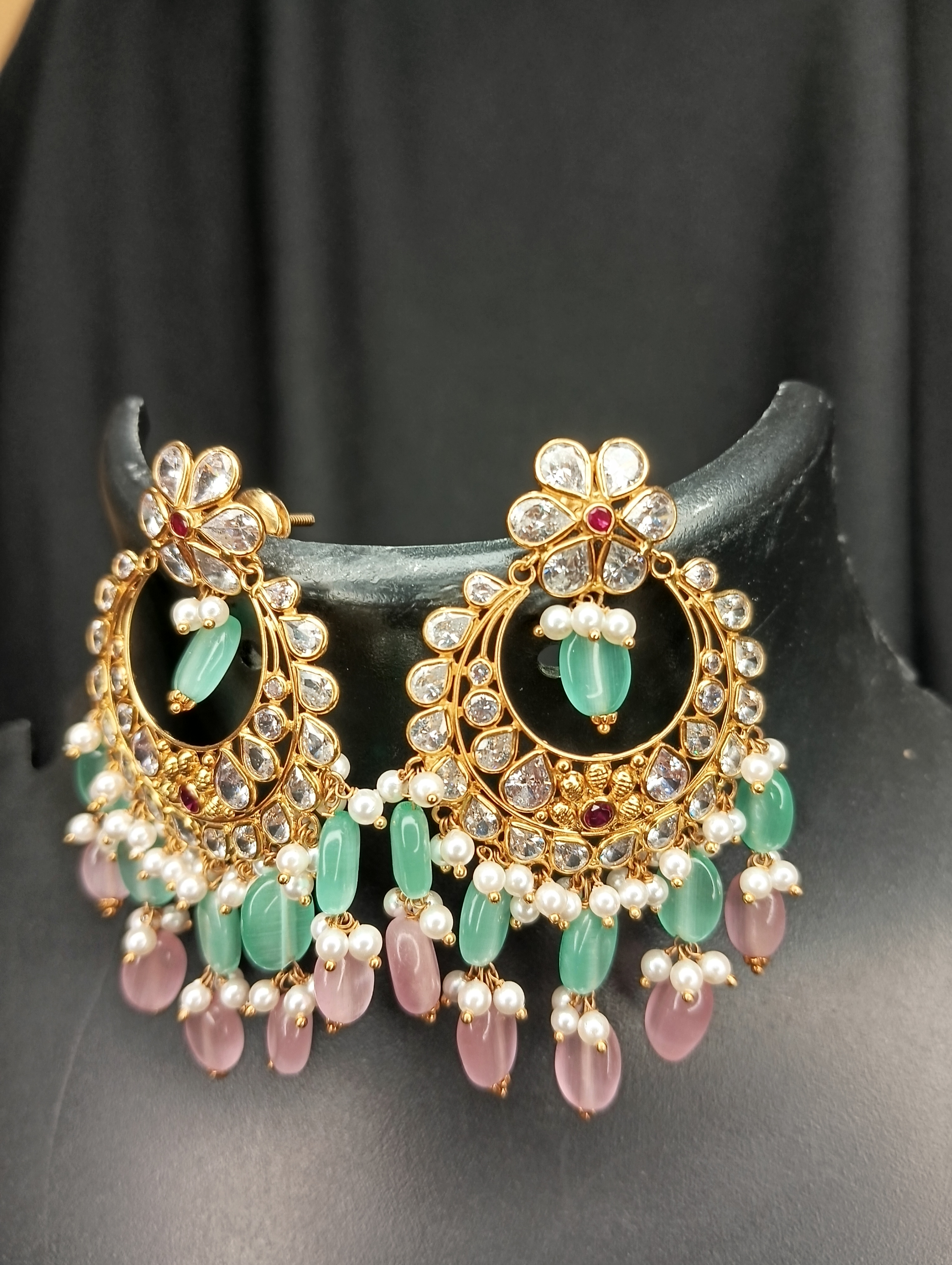 White flower earring with green and pink pearl