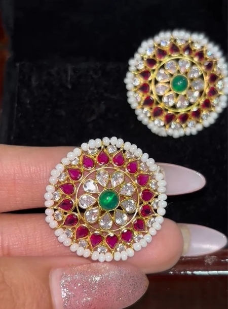 14kt stud earrings