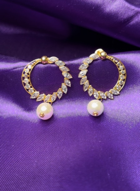 Pearl earring
