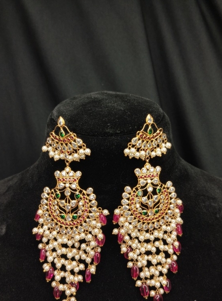 Big earring with white rice pearl